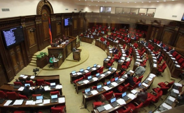 Ermənistan parlamenti “soyqırım” layihəsini rədd etdi